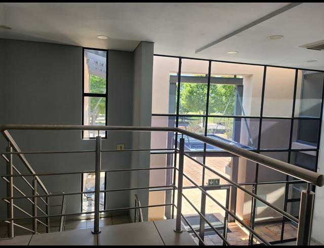 1,380M² OFFICE TO LET IN RANDJESPARK